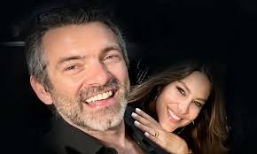 Κωνσταντίνα Ευριπίδου – Φίλιππος Μιχόπουλος: Πρωτοχρονιά με τα παιδια του στην Κύπρο (ΦΩΤΟ)