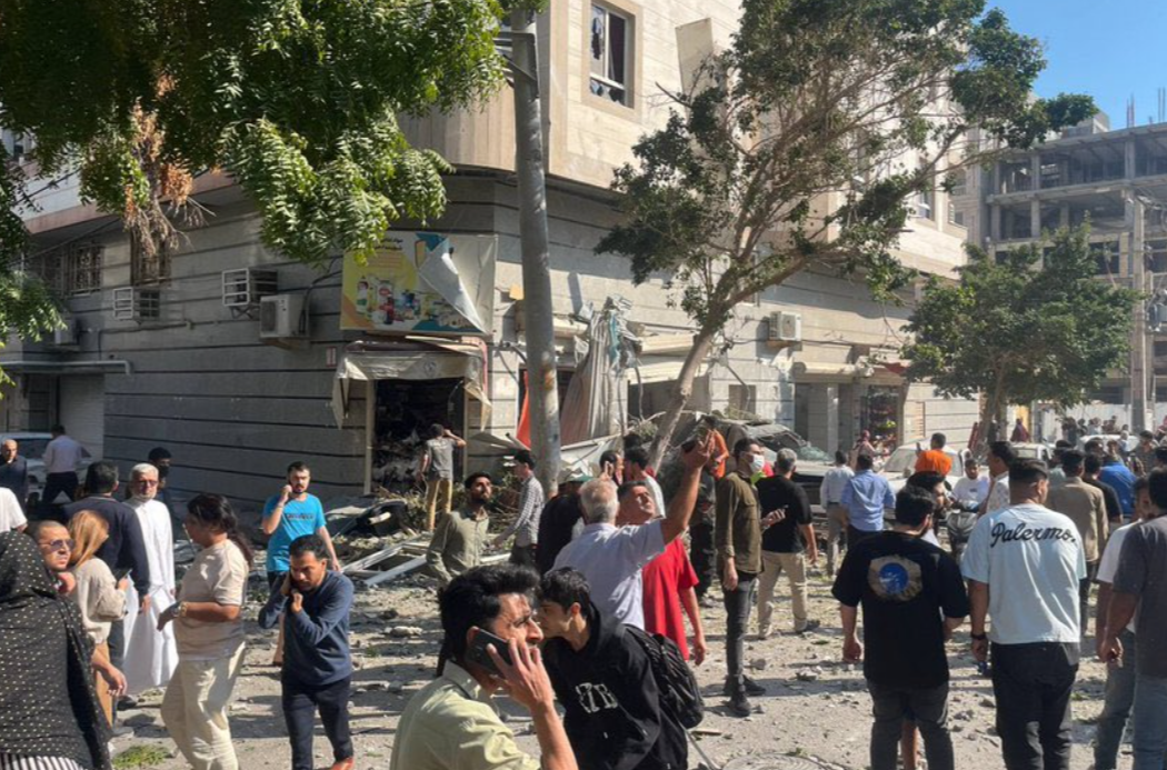 «Η πυρηνική μας τεχνολογία δεν μπορεί να εξαλειφθεί»: Σε υψίστη επιφυλακή το Ιράν, έκρηξη σε κτίριο σε λιμάνι (ΒΙΝΤΕΟ)