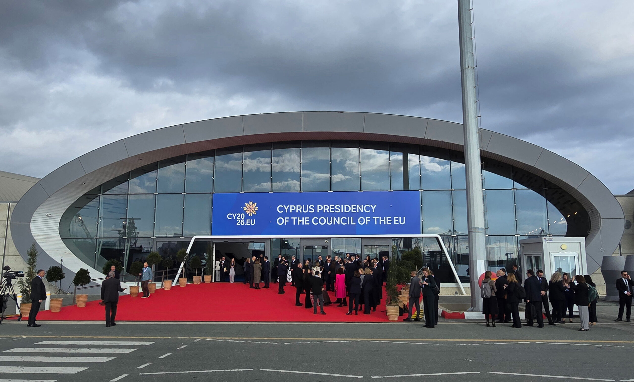 &Sigma;&tau;&omicron; &nu;έ&omicron; &lambda;&iota;&mu;ά&nu;&iota; &Lambda;&epsilon;&mu;&epsilon;&sigma;&omicron;ύ &eta; &Omicron;ύ&rho;&sigma;&omicron;&upsilon;&lambda;&alpha; &kappa;&alpha;&iota; &Pi;&tau;&Delta; &gamma;&iota;&alpha; &tau;&omicron; &Kappa;&omicron;&lambda;&lambda;έ&gamma;&iota;&omicron; &tau;&omega;&nu; &Epsilon;&pi;&iota;&tau;&rho;ό&pi;&omega;&nu;