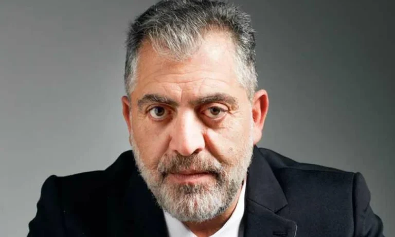 Δύσκολες ώρες για τον Κούλλη Νικολάου: «Έφυγε» από τη ζωή ο αδερφός του, Νίκος