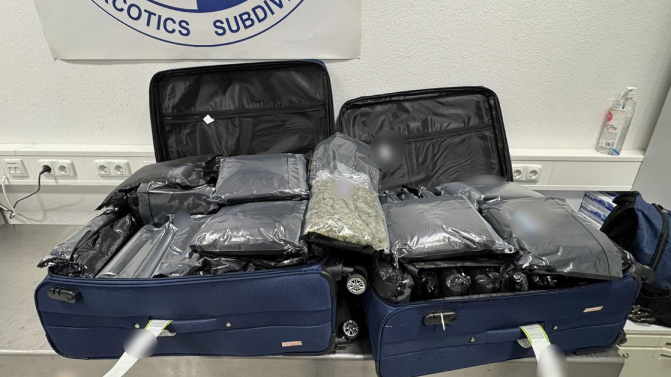 ΦΩΤΟ: Αμερικανίδες θα ταξίδευαν στο Μιλάνο με 72kg ναρκωτικών στις βαλίτσες τους
