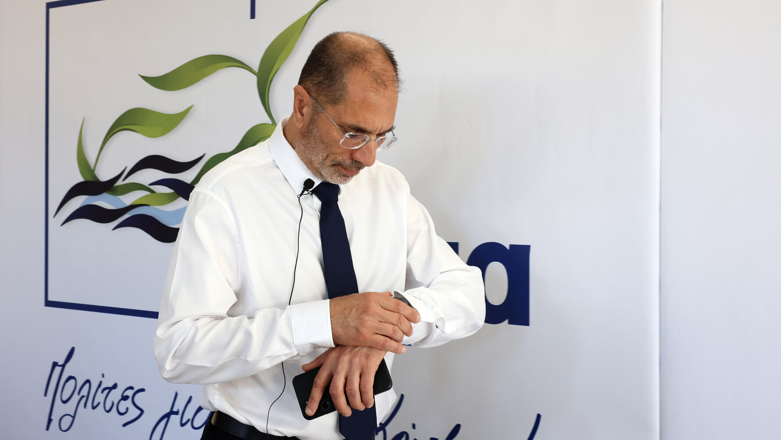 &laquo;&Omega;&sigmaf; &epsilon;&delta;ώ&raquo; &lambda;έ&epsilon;&iota; &tau;&omicron; Ά&lambda;&mu;&alpha;, &laquo;&eta; &Kappa;ύ&pi;&rho;&omicron;&sigmaf; &delta;&epsilon;&nu; &alpha;&nu;&tau;έ&chi;&epsilon;&iota; ά&lambda;&lambda;&omicron; &tau;ό&sigma;&eta; &delta;&iota;&alpha;&phi;&theta;&omicron;&rho;ά &kappa;&alpha;&iota; &tau;ό&sigma;&omicron; &epsilon;&xi;&epsilon;&upsilon;&tau;&epsilon;&lambda;&iota;&sigma;&mu;ό&raquo;