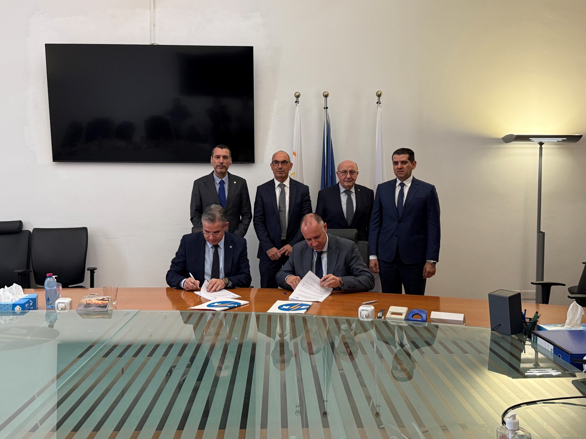 Μπαίνουν φωτοβολταϊκά στα Νοσοκομεία Λεμεσού κι Αμμοχώστου, συμφώνησαν ΑΗΚ-ΟΚΥπΥ