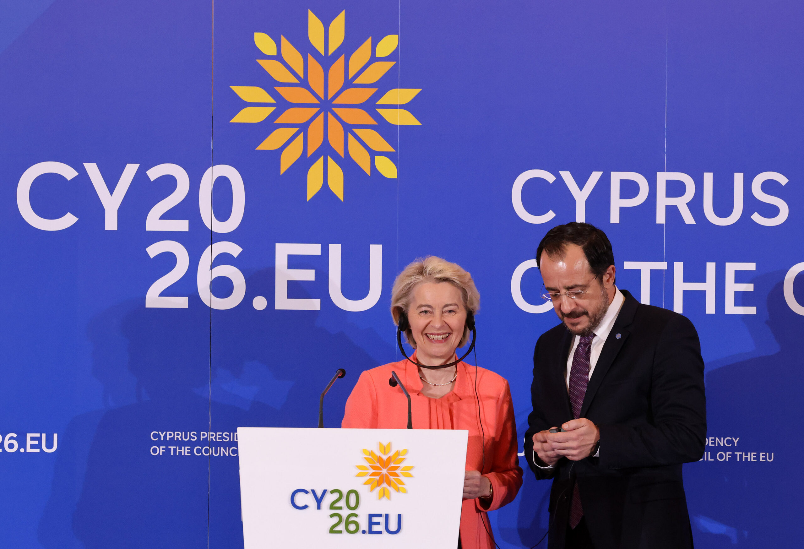 &Phi;&omicron;&nu; &nu;&tau;&epsilon;&rho; &Lambda;ά&iota;&epsilon;&nu;: &Pi;&rho;&omicron;&tau;&epsilon;&rho;&alpha;&iota;ό&tau;&eta;&tau;&alpha; &gamma;&iota;&alpha; &Epsilon;&Epsilon; &omicron; &Kappa;ό&mu;&beta;&omicron;&sigmaf; &Pi;&upsilon;&rho;ό&sigma;&beta;&epsilon;&sigma;&eta;&sigmaf; &sigma;&tau;&eta;&nu; &Kappa;ύ&pi;&rho;&omicron;, &epsilon;&lambda;&pi;ί&delta;&alpha; &pi;&omega;&sigmaf; &theta;&alpha; &epsilon;&gamma;&kappa;&alpha;&iota;&nu;&iota;&alpha;&sigma;&tau;&epsilon;ί &kappa;&alpha;&tau;ά &tau;&eta;&nu; &Kappa;&upsilon;&pi;&rho;&iota;&alpha;&kappa;ή &Pi;&rho;&omicron;&epsilon;&delta;&rho;ί&alpha;