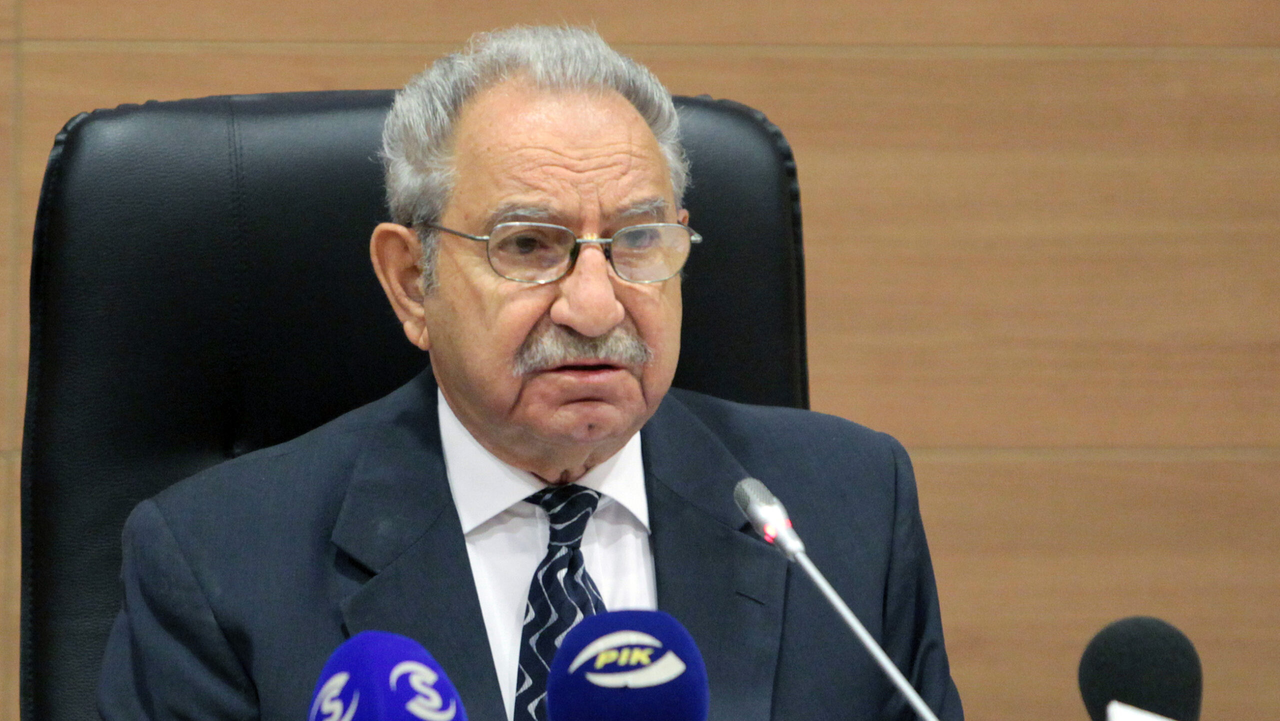 &laquo;Έ&phi;&upsilon;&gamma;&epsilon;&raquo; &alpha;&pi;ό &tau;&eta; &zeta;&omega;ή &omicron; &delta;&iota;&kappa;&alpha;&sigma;&tau;ή&sigmaf; &Gamma;&epsilon;ώ&rho;&gamma;&iota;&omicron;&sigmaf; &Pi;&iota;&kappa;ή&sigmaf;, &pi;&rho;ώ&eta;&nu; &Pi;&rho;ό&epsilon;&delta;&rho;&omicron;&sigmaf; &tau;&omicron;&upsilon; &Alpha;&nu;&omega;&tau;ά&tau;&omicron;&upsilon;