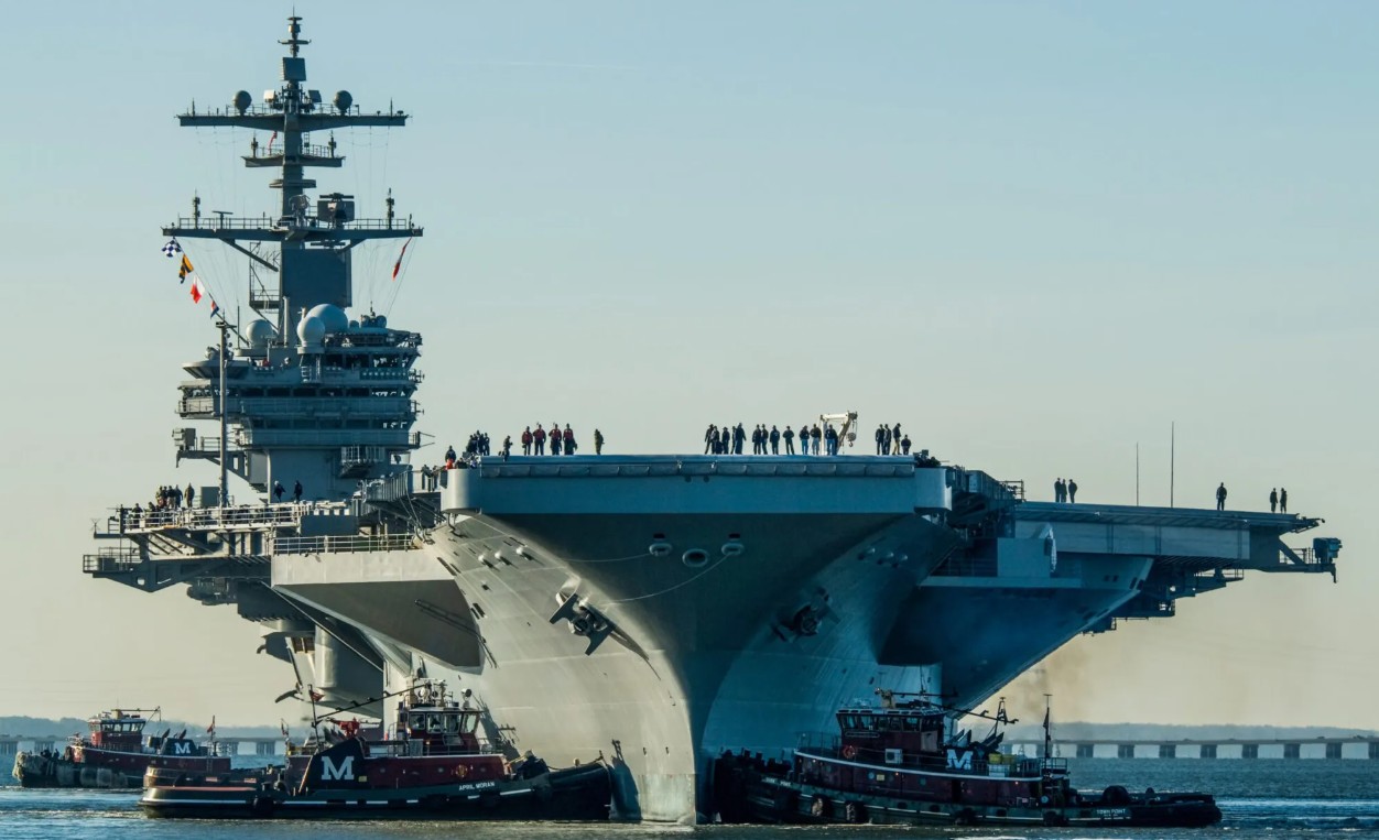 Προειδοποιεί με «ολοκληρωτικό πόλεμο» το Ιράν σε περίπτωση επίθεσης των ΗΠΑ