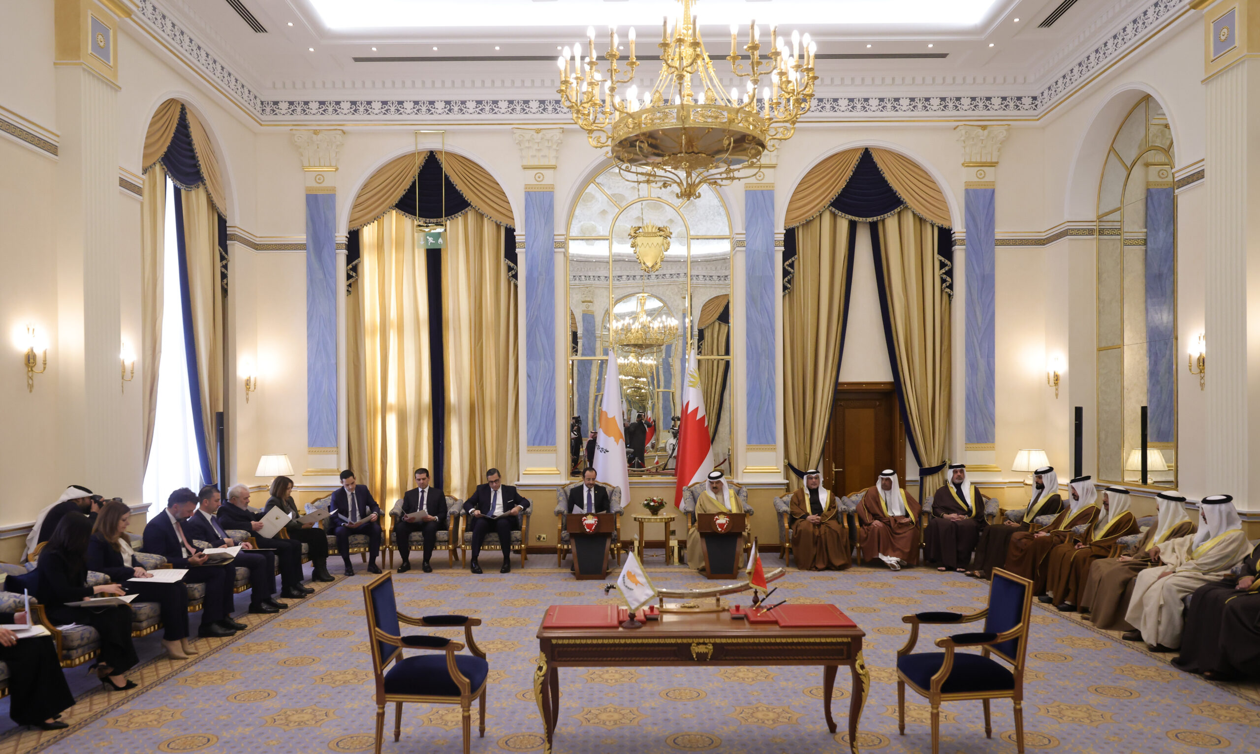 &Upsilon;&pi;&omicron;&gamma;&rho;&alpha;&phi;ή &delta;&iota;&alpha;&kappa;&rho;&alpha;&tau;&iota;&kappa;ώ&nu; &sigma;&upsilon;&mu;&phi;&omega;&nu;&iota;ώ&nu; &kappa;&alpha;&iota; &mu;&nu;&eta;&mu;&omicron;&nu;ί&omega;&nu; &alpha;&nu;ά&mu;&epsilon;&sigma;&alpha; &sigma;&epsilon; &Kappa;&Delta;-&Mu;&pi;&alpha;&chi;&rho;έ&iota;&nu;, &gamma;&iota;&alpha;&tau;ί &epsilon;ί&nu;&alpha;&iota; &sigma;&upsilon;&mu;&beta;&omicron;&lambda;&iota;&kappa;ή &eta; &epsilon;&pi;ί&sigma;&kappa;&epsilon;&psi;&eta; &Pi;&tau;&Delta;