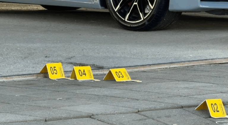 Άνδρας γάζωσε αντιπροσωπεία αυτοκινήτων στα κατεχόμενα