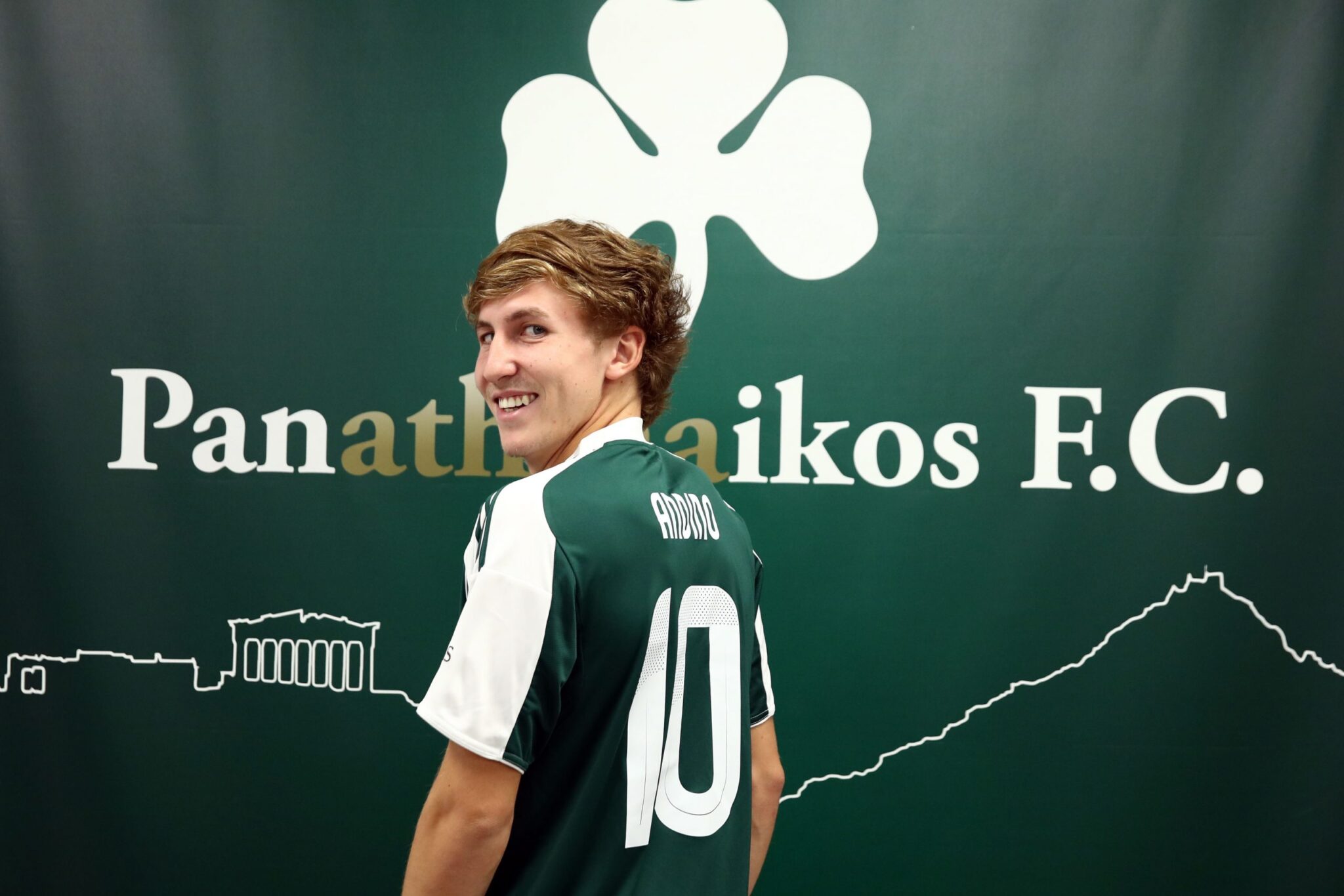 Ανακοίνωσε Αντίνο ο Παναθηναϊκός – Πήρε το «10» και υπέγραψε για 4,5 χρόνια