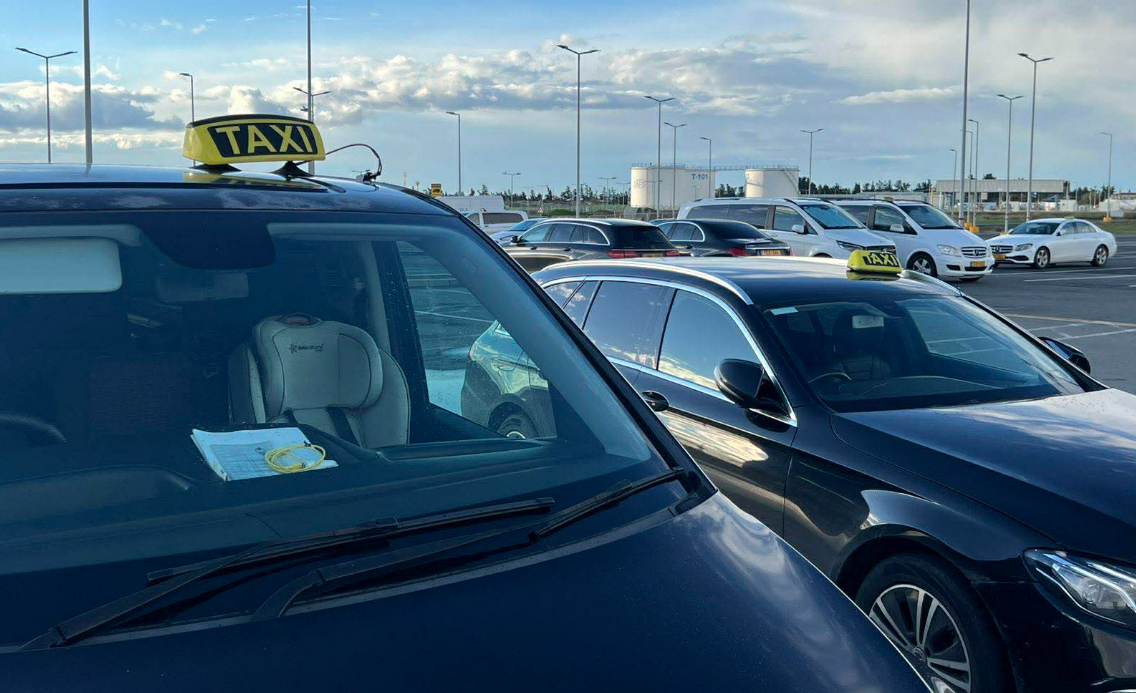 Σήκωσαν χειρόφρενο οι οδηγοί ταξί στην Λάρνακα: Ζητούν να μπει τέλος στην πειρατεία, έτοιμοι για κλιμάκωση των μέτρων