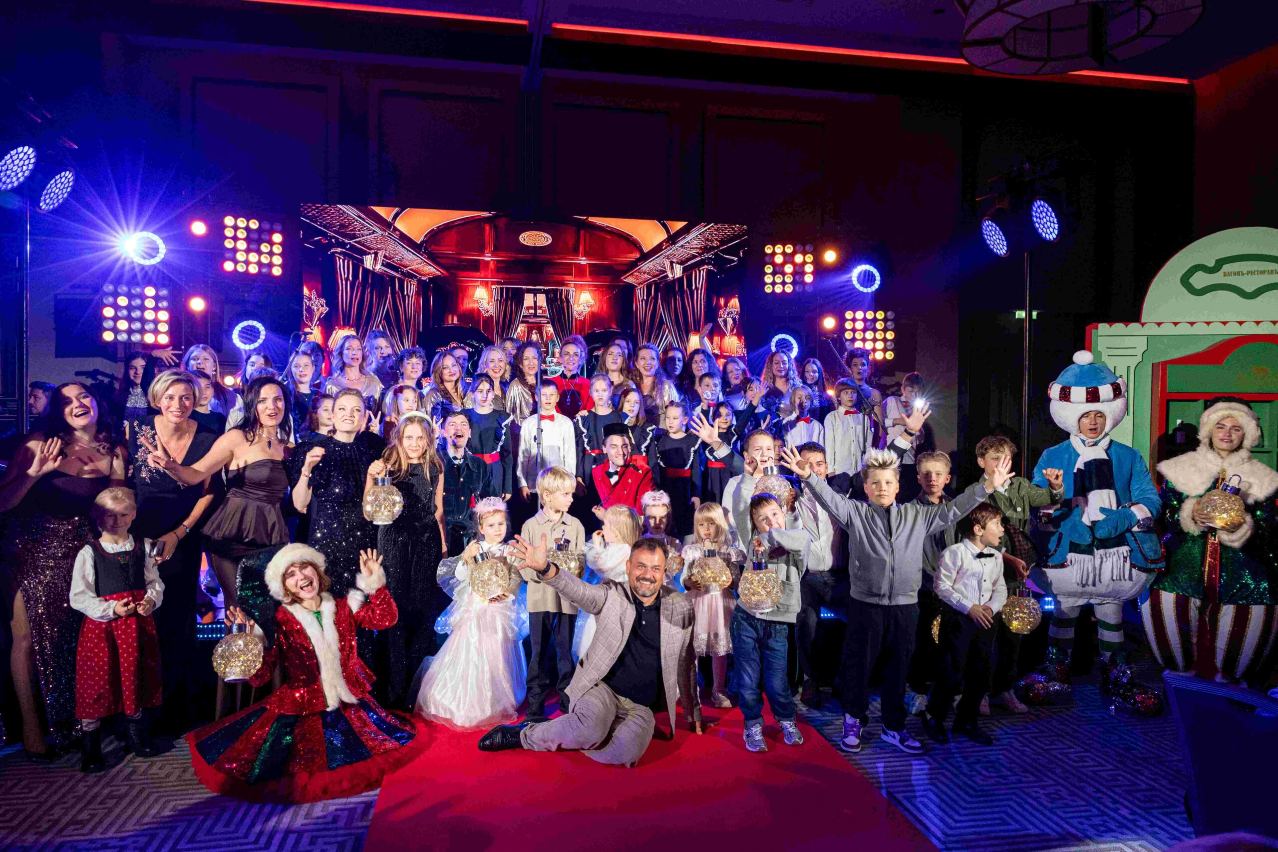 Together Forever Foundation: &Mu;&iota;&alpha; &beta;&rho;&alpha;&delta;&iota;ά &pi;&rho;&omicron;&sigma;&phi;&omicron;&rho;ά&sigmaf;, &epsilon;&lambda;&pi;ί&delta;&alpha;&sigmaf; &kappa;&alpha;&iota; &alpha;&lambda;&eta;&theta;&iota;&nu;ώ&nu; &chi;&rho;&iota;&sigma;&tau;&omicron;&upsilon;&gamma;&epsilon;&nu;&nu;&iota;ά&tau;&iota;&kappa;&omega;&nu; &theta;&alpha;&upsilon;&mu;ά&tau;&omega;&nu;