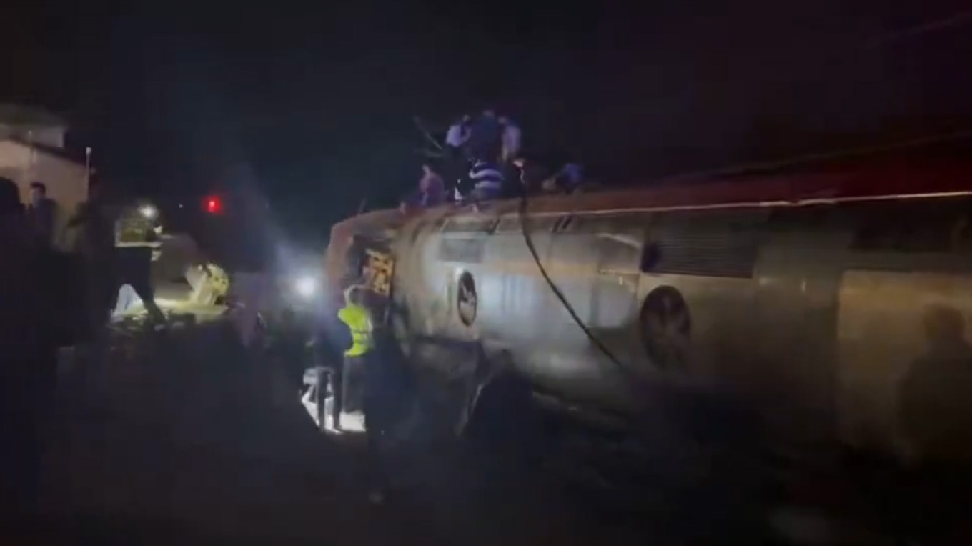 ΒΙΝΤΕΟ: Εκτροχιασμός τρένων υψηλής ταχύτητας στην Ισπανία, τουλάχιστον 21 νεκροί και 30 σοβαρά τραυματίες