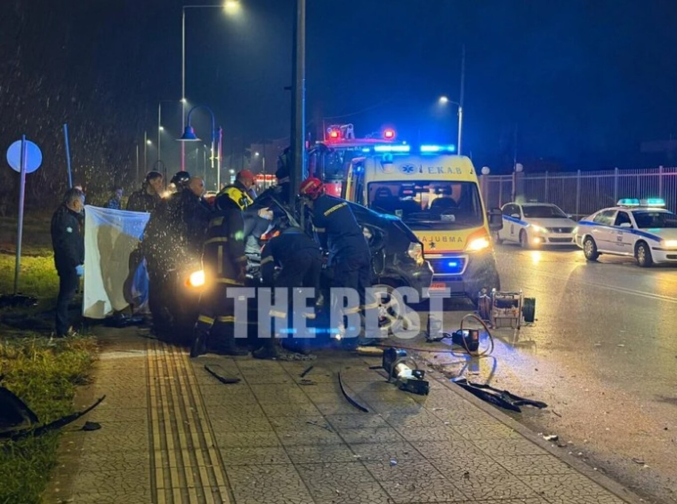 ΦΩΤΟ: Τραγωδία στην Πάτρα, νεκροί 17χρονη και 19χρονος σε θανατηφόρο τροχαίο