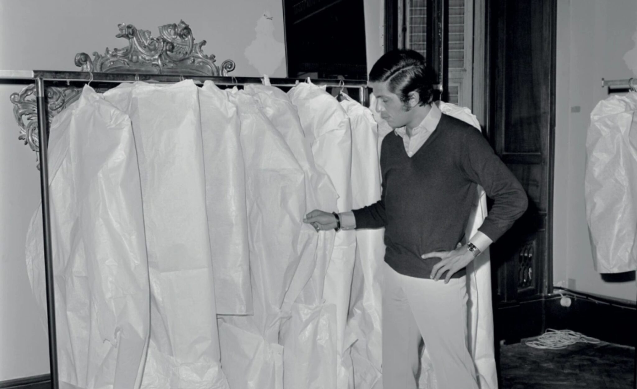 Ο Βαλεντίνο λάτρεψε τις γυναίκες: Η ζωή και η καριέρα του, πώς τον έκανε διάσημο η Τζάκι Κένεντι