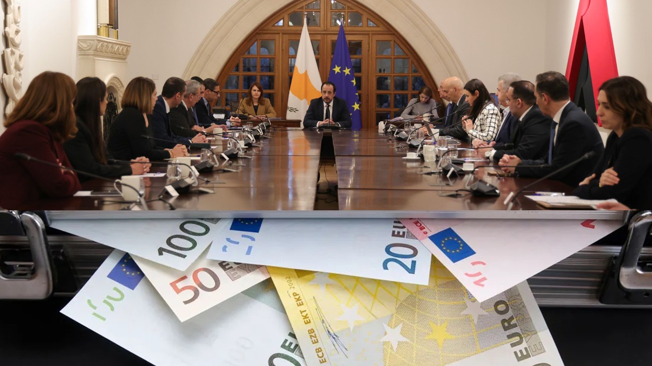 Πλουσιοπάροχοι μισθοί: Πόσα πληρώνονται κάθε μήνα ο ΠτΔ και οι κρατικοί αξιωματούχοι