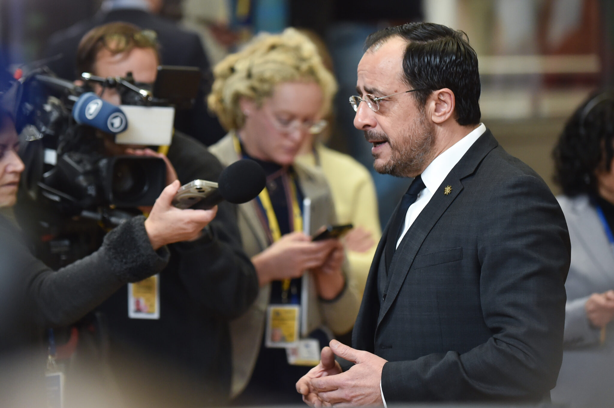 ΠτΔ από Βρυξέλλες: «Η κλιμάκωση στις σχέσεις ΗΠΑ – ΕΕ είναι εναντίον όλων»