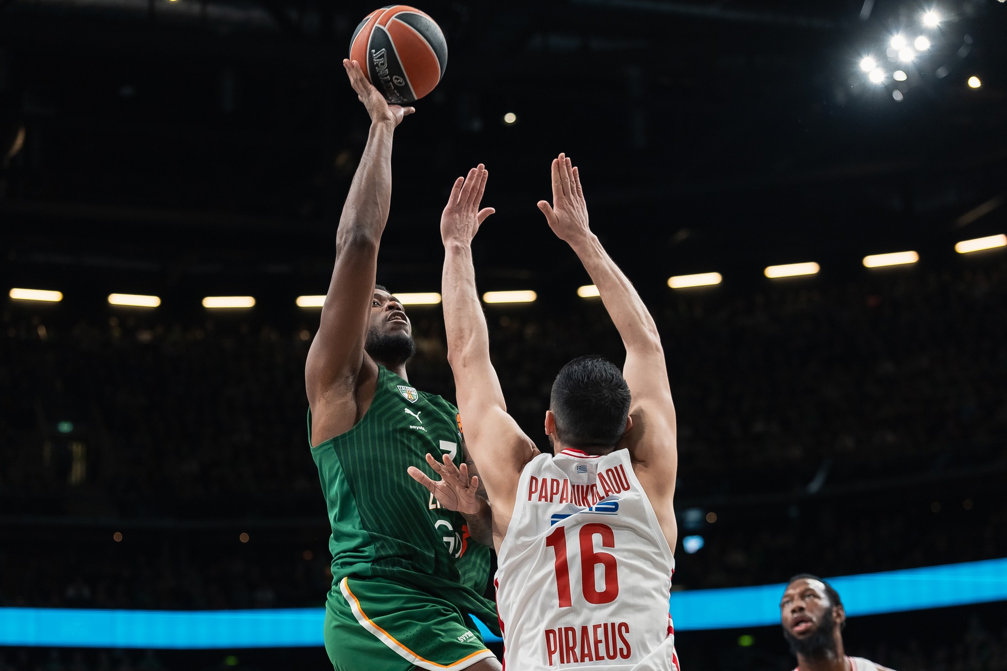 Τα έδωσε όλα ο Ολυμπιακός αλλά πληγώθηκε από τον… πρώην στο αδιανόητο θρίλερ δύο παρατάσεων (ΒΙΝΤΕΟ)