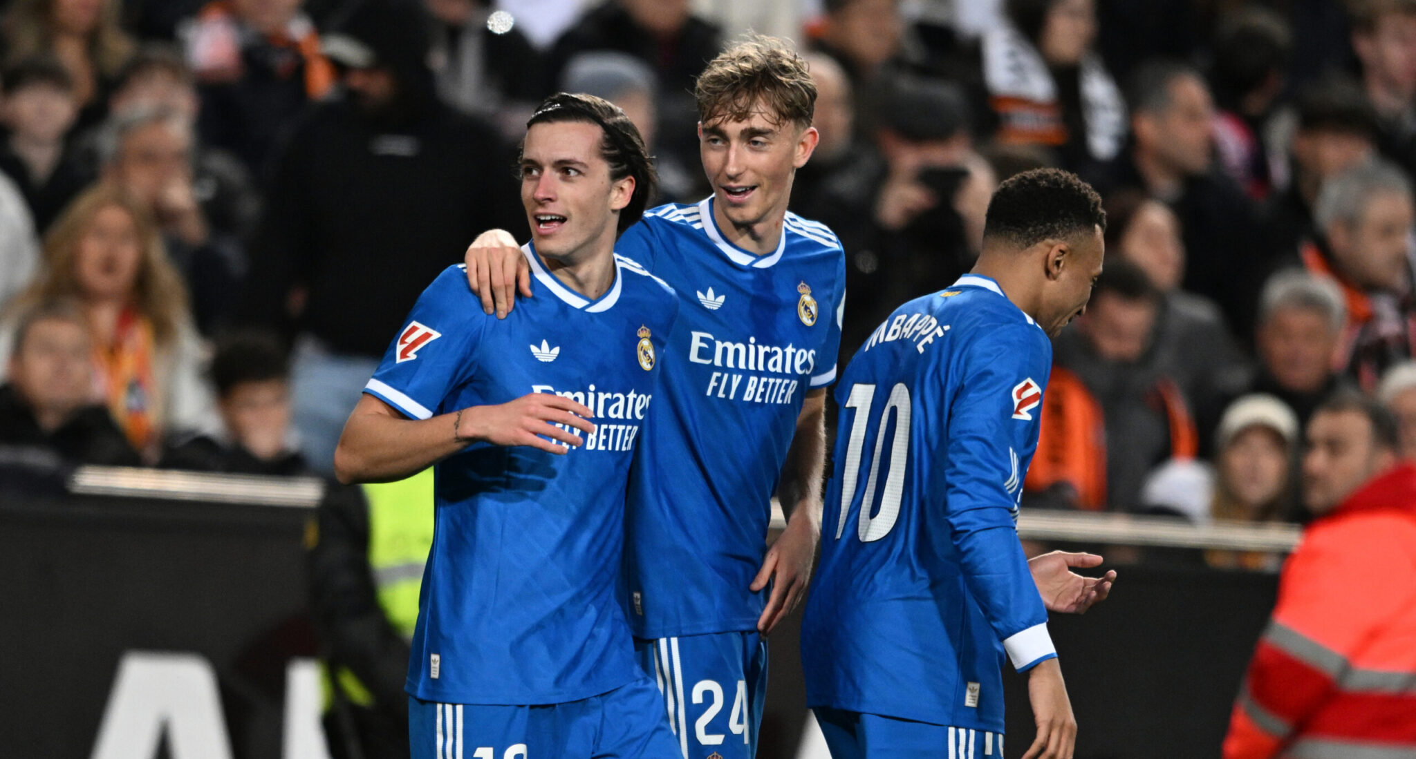 Με σόου από Καρέρας και Εμπαπέ, η Ρεάλ πέρασε από το «Μεστάγια»