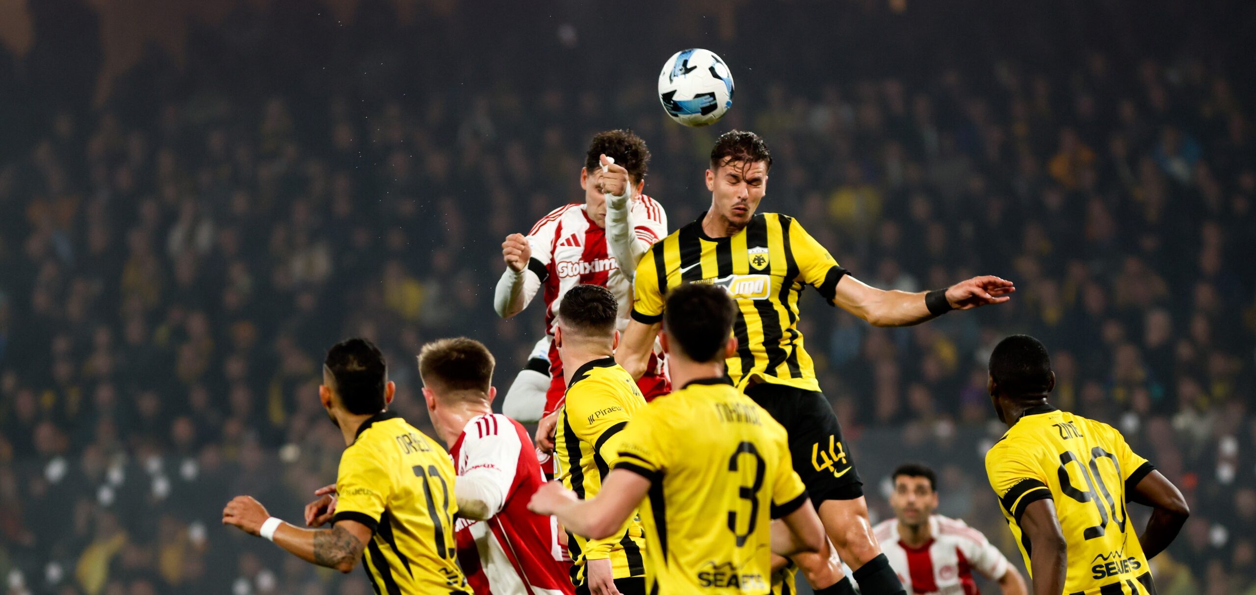 Όρθιος ο Ολυμπιακός στο 90’+16 με πέναλτι Ταρέμι στο θρίλερ με την ΑΕΚ