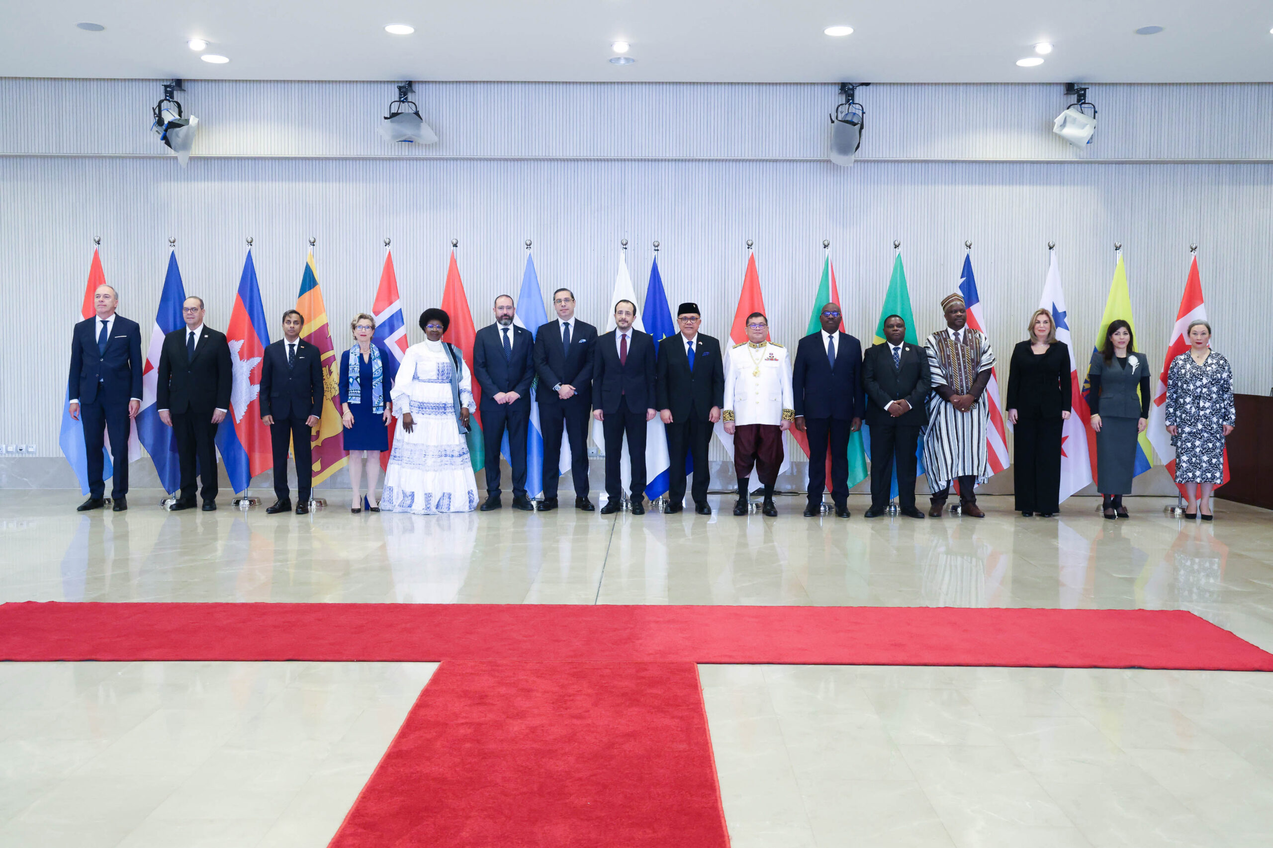 &Pi;&tau;&Delta; &sigma;&tau;&omicron;&upsilon;&sigmaf; &nu;έ&omicron;&upsilon;&sigmaf; &pi;&rho;έ&sigma;&beta;&epsilon;&iota;&sigmaf;: &Beta;&alpha;&sigma;&iota;&zeta;ό&mu;&alpha;&sigma;&tau;&epsilon; &sigma;&tau;&eta;&nu; &sigma;&tau;ή&rho;&iota;&xi;ή &sigma;&alpha;&sigmaf; &sigma;&tau;&omicron; &Kappa;&upsilon;&pi;&rho;&iota;&alpha;&kappa;ό