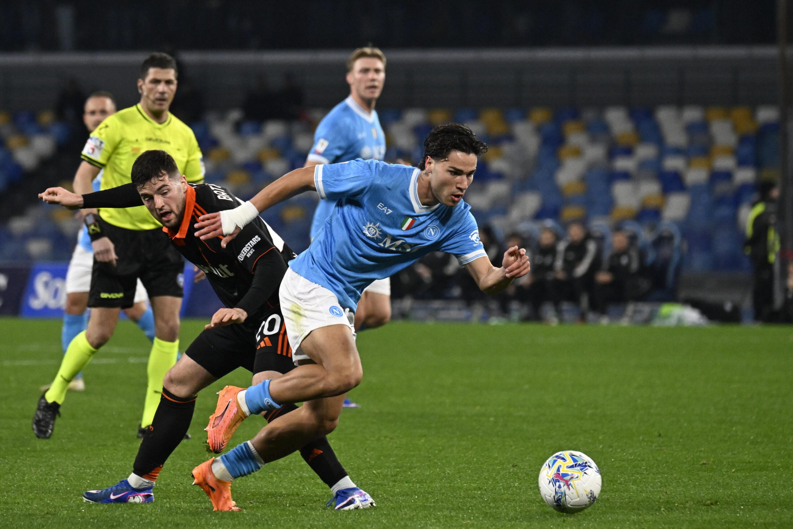 Πέταξε εκτός τη Νάπολι στα πέναλτι και πέρασε στα ημιτελικά η Κόμο