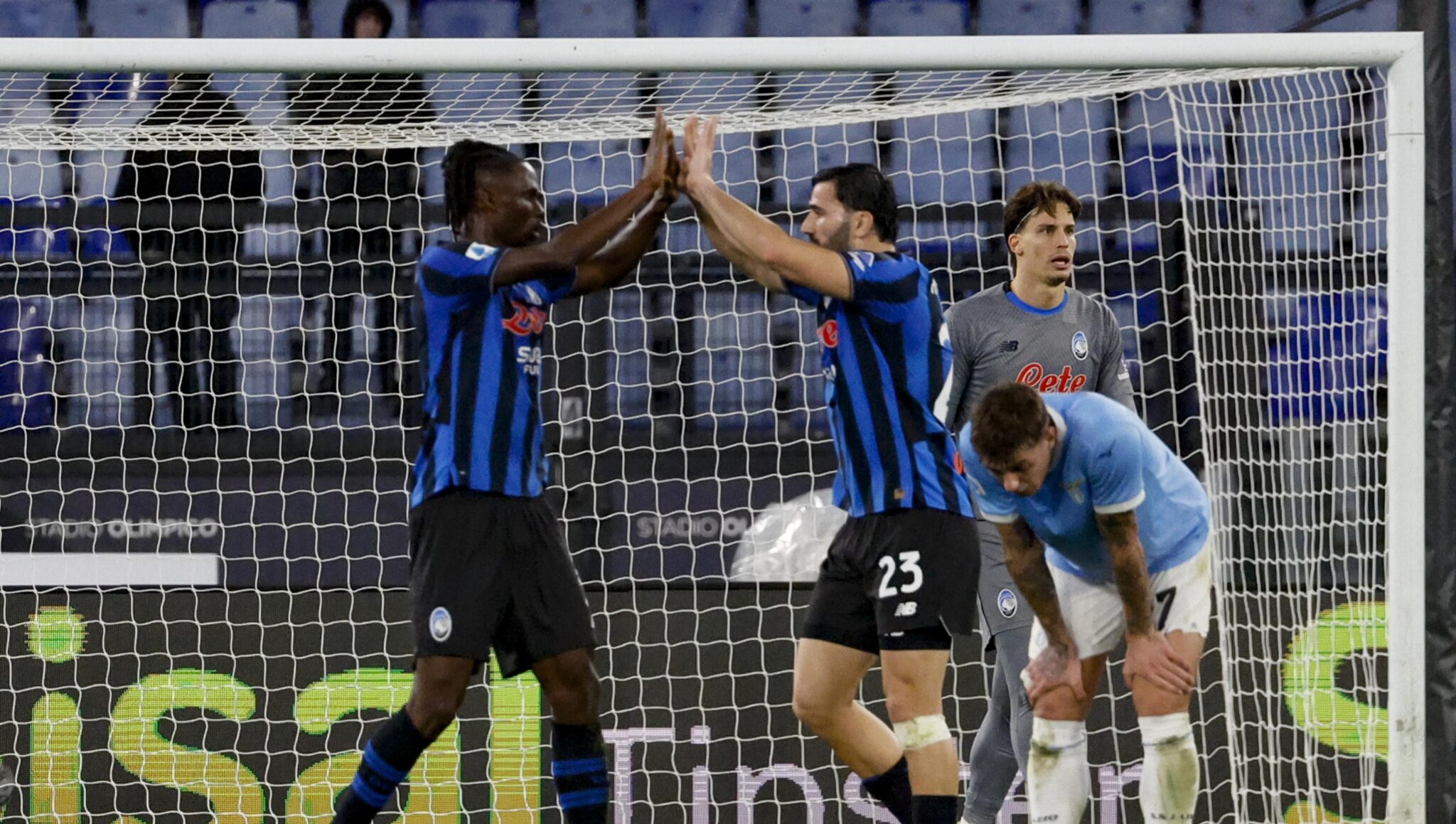 Σε τρελά… κέφια η Αταλάντα πάτησε τη Λάτσιο μέσα στη Ρώμη