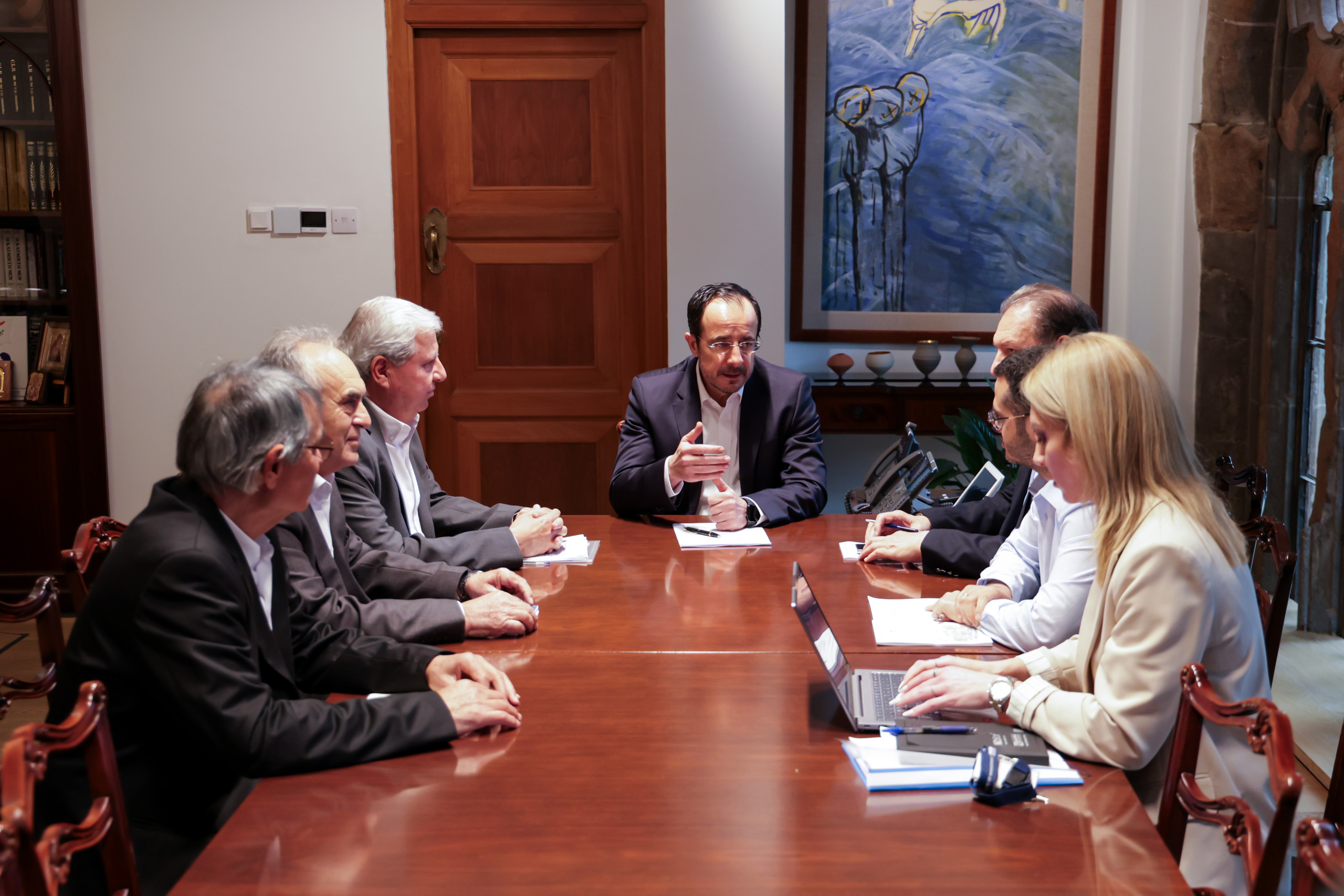 &Alpha;&iota;&chi;&mu;ά&lambda;&omega;&tau;&omicron;&iota; &Pi;&omicron;&lambda;έ&mu;&omicron;&upsilon; 1974: &Pi;&rho;&omicron;&sigmaf; &alpha;ύ&xi;&eta;&sigma;&eta; &epsilon;&pi;&iota;&delta;ό&mu;&alpha;&tau;&omicron;&sigmaf; &kappa;&alpha;&iota; &epsilon;&kappa;&pi;&tau;ώ&sigma;&epsilon;&iota;&sigmaf; &sigma;&tau;&omicron; &rho;&epsilon;ύ&mu;&alpha;