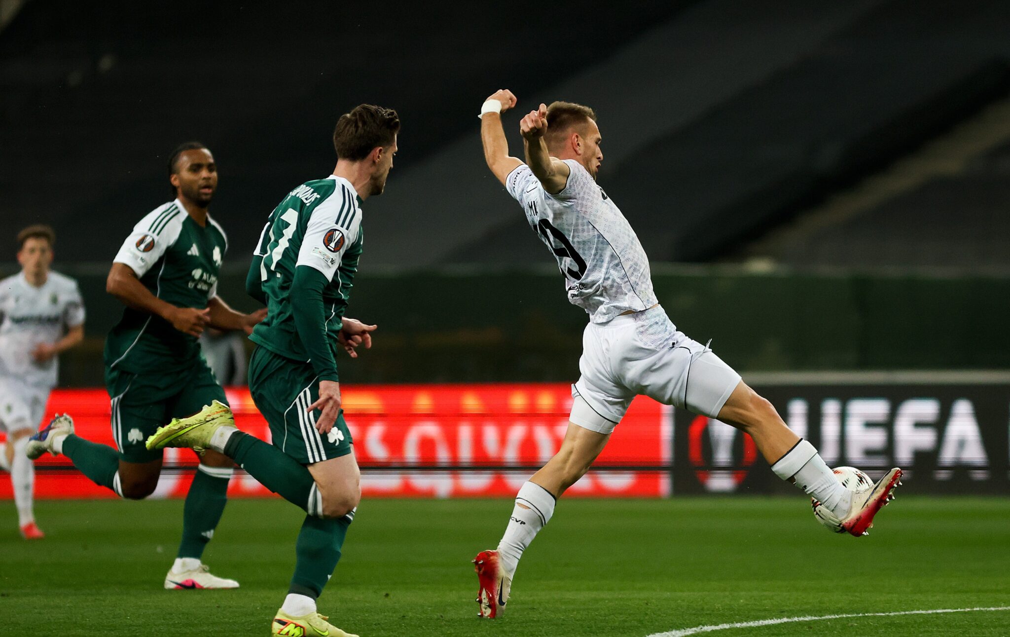 Τα μαγικά του Τετέι δεν έφτασαν στον Παναθηναϊκό και η πρόκριση θα κριθεί στην Τσεχία