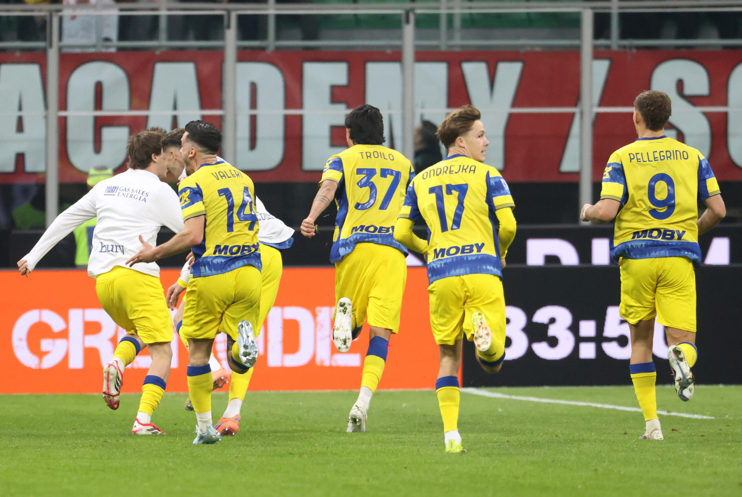 Η Πάρμα σόκαρε τη Μίλαν και η Ίντερ κάνει… πρόβες για φιέστα (ΒΙΝΤΕΟ)