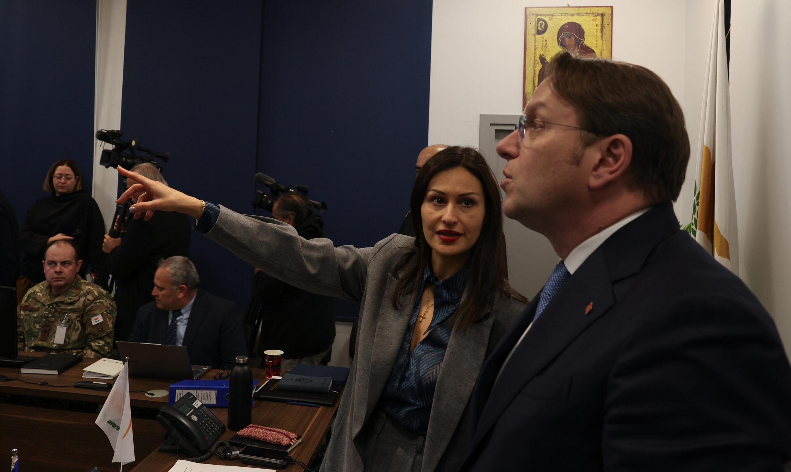 &laquo;&Eta; &Kappa;ύ&pi;&rho;&omicron;&sigmaf; &delta;&epsilon;&nu; &epsilon;ί&nu;&alpha;&iota; &mu;ό&nu;&eta;&raquo; &tau;&omicron; &mu;ή&nu;&upsilon;&mu;&alpha; &tau;&omicron;&upsilon; &Epsilon;&upsilon;&rho;&omega;&pi;&alpha;ί&omicron;&upsilon; &Epsilon;&pi;&iota;&tau;&rho;ό&pi;&omicron;&upsilon;, 529 &chi;&iota;&lambda;&iota;ά&delta;&epsilon;&sigmaf; &tau;&alpha; &epsilon;&mu;&beta;ό&lambda;&iota;&alpha; &gamma;&iota;&alpha; &tau;&omicron;&nu; &alpha;&phi;&theta;ώ&delta;&eta; &pi;&upsilon;&rho;&epsilon;&tau;ό