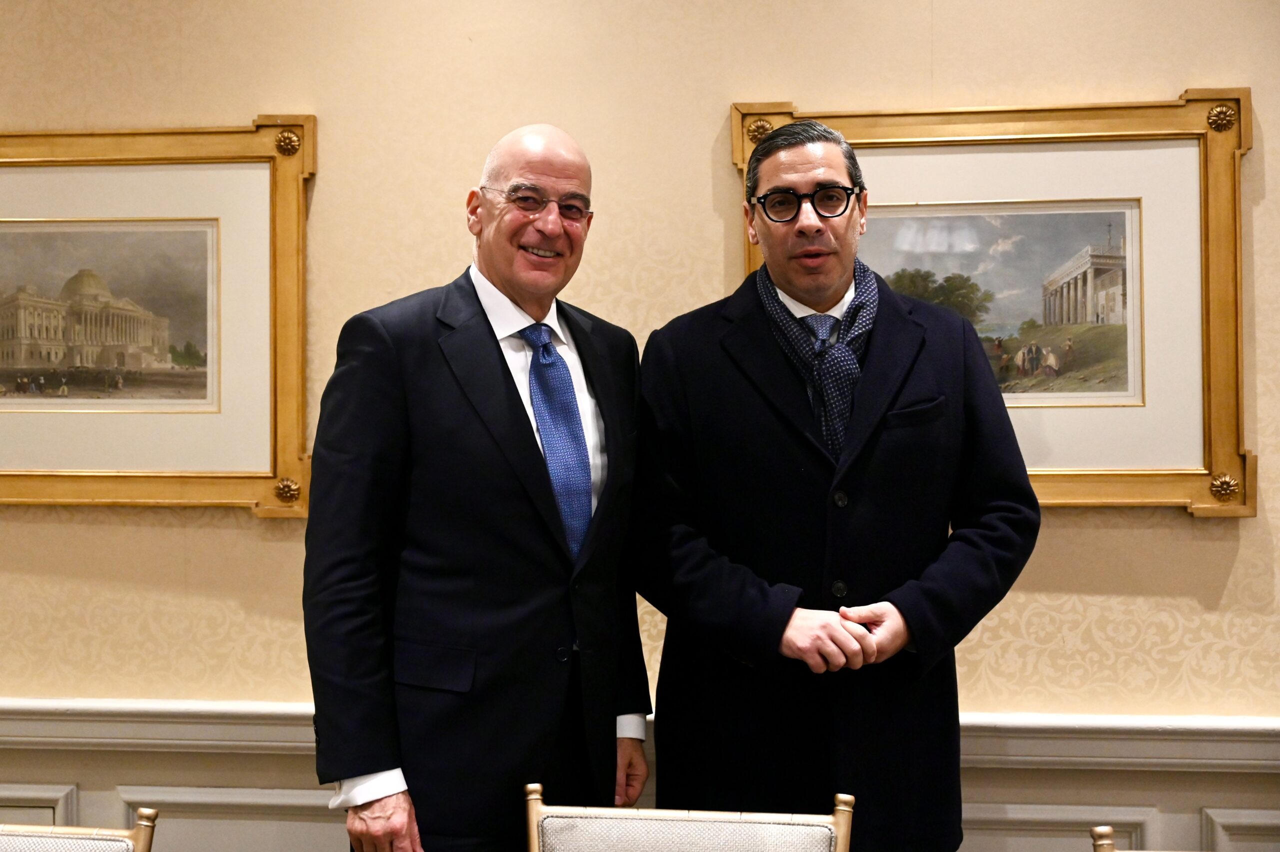 &Sigma;&upsilon;&nu;ά&nu;&tau;&eta;&sigma;&eta; &Kappa;ό&mu;&pi;&omicron;&upsilon;-&Delta;έ&nu;&delta;&iota;&alpha; &sigma;&tau;&eta;&nu; &Omicron;&upsilon;ά&sigma;&iota;&nu;&gamma;&kappa;&tau;&omicron;&nu;