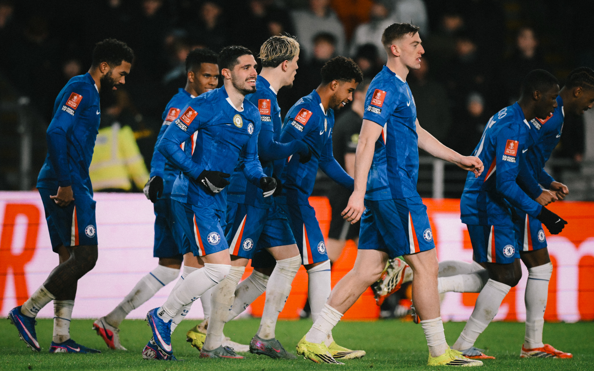 Άνετα στους «16» με τεσσάρα η Τσέλσι, πέρασε και η Ρέξαμ