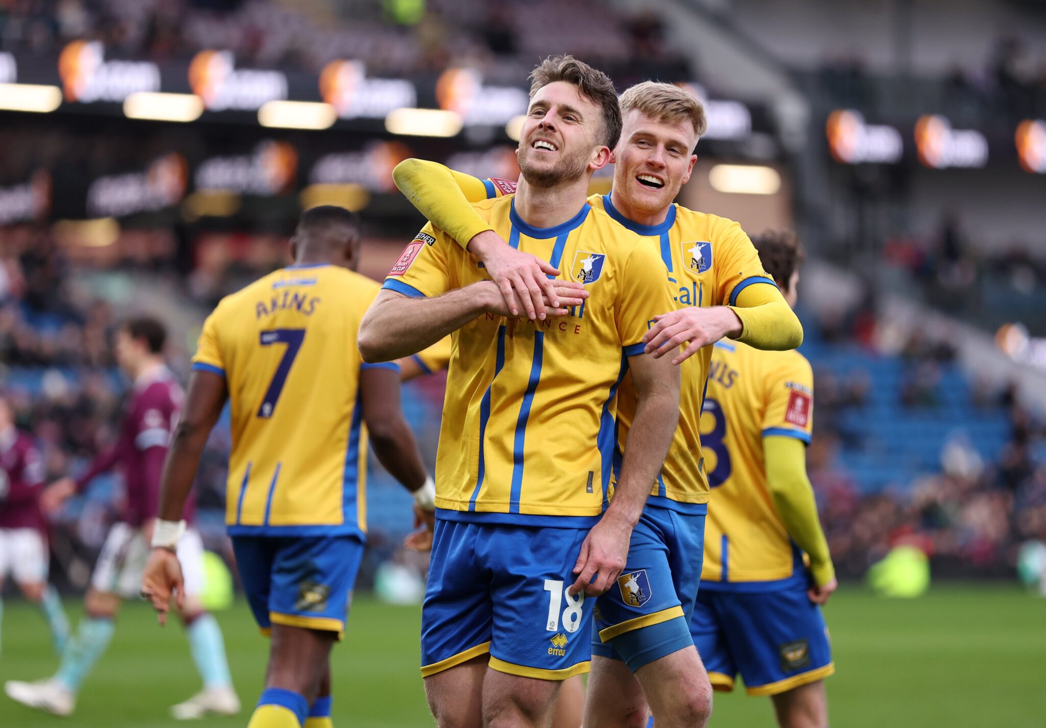 Σόκαρε τη Μπέρνλι η Μάνσφιλντ – Άνετη και ωραία η Σίτι καθάρισε την Σάλφορντ