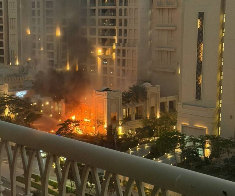 Έκρηξη ιρανικού drone στην «καρδιά» του Ντουμπάι, εκκενώνονται κτήρια