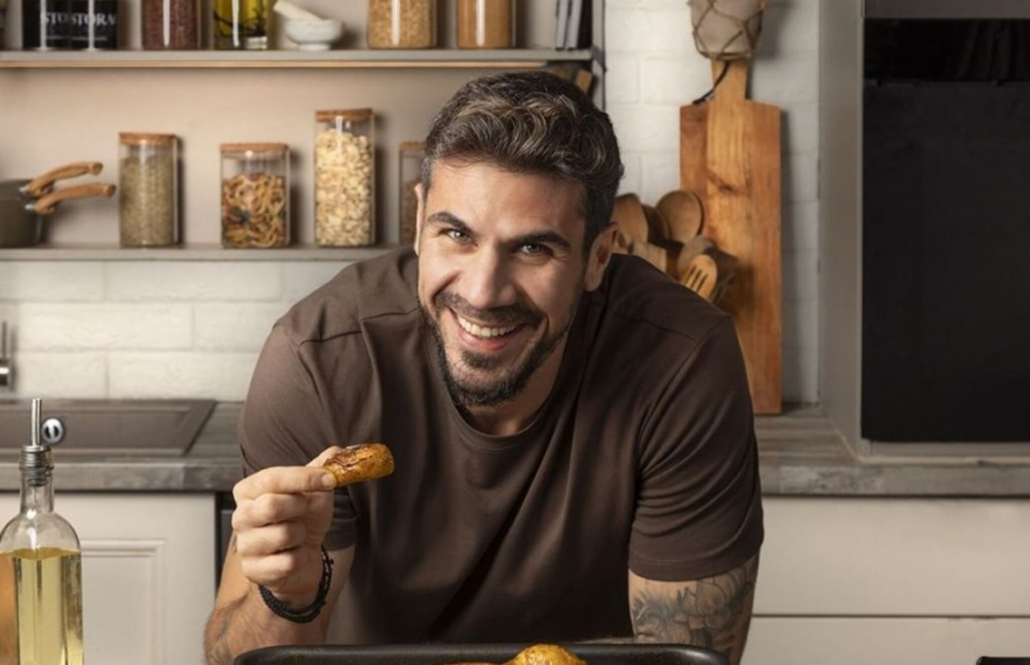 Σοβαρό ατύχημα για τον Άκη Πετρετζίκη – Τι συνέβη; (ΒΙΝΤΕΟ)