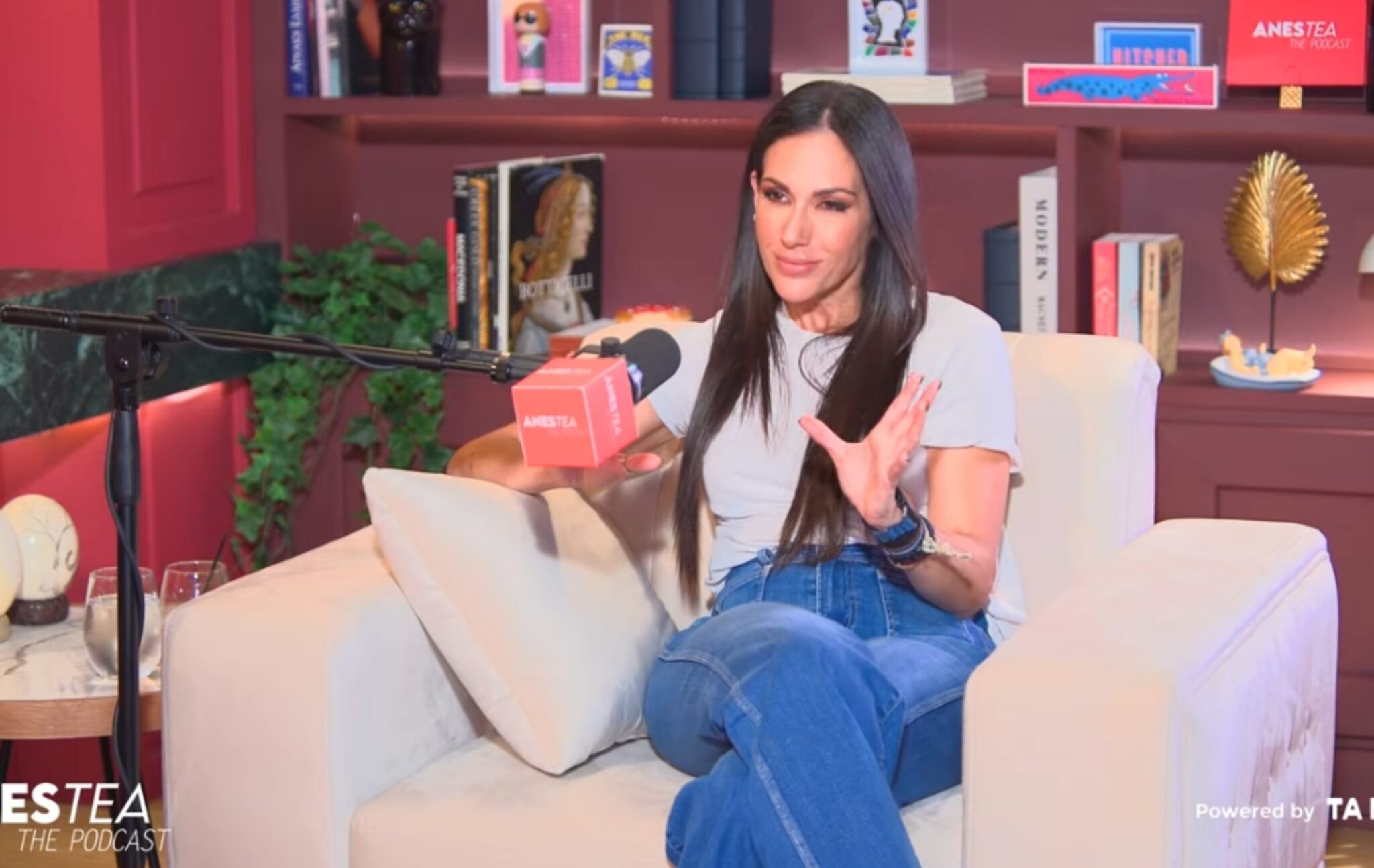 Ανθή Βούλγαρη: Συγκλονίζει με την εξομολόγηση της για τον όγκο στο κεφάλι – Τι αποκαλύπτει; (BINTEO)