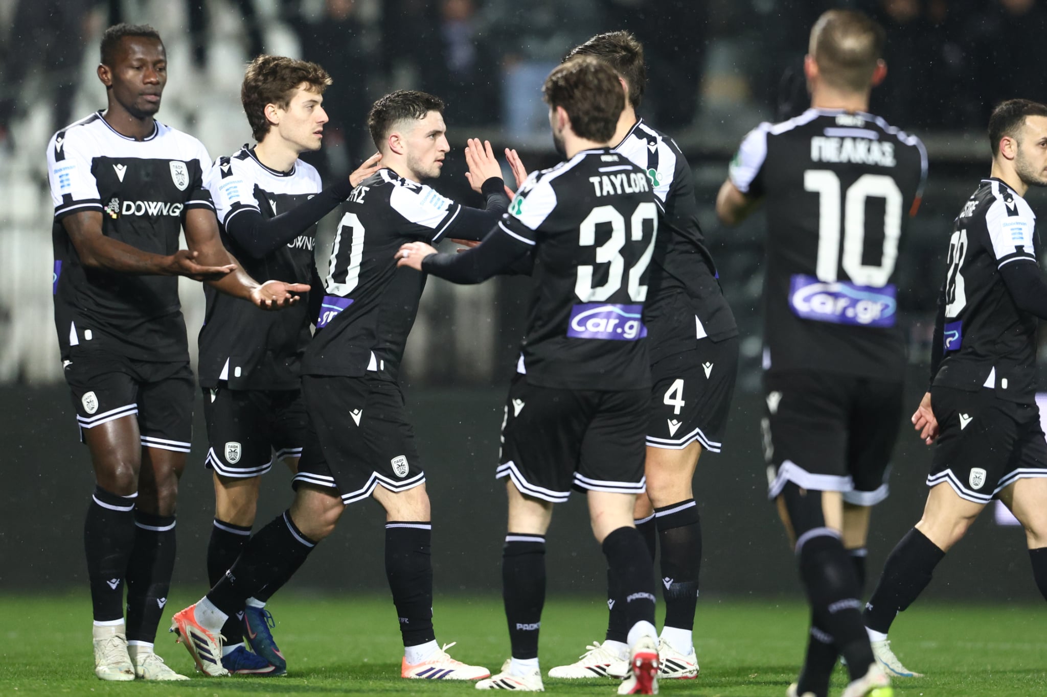 Η Τούμπα δάκρυσε και ο ΠΑΟΚ νίκησε για τα αετόπουλά του