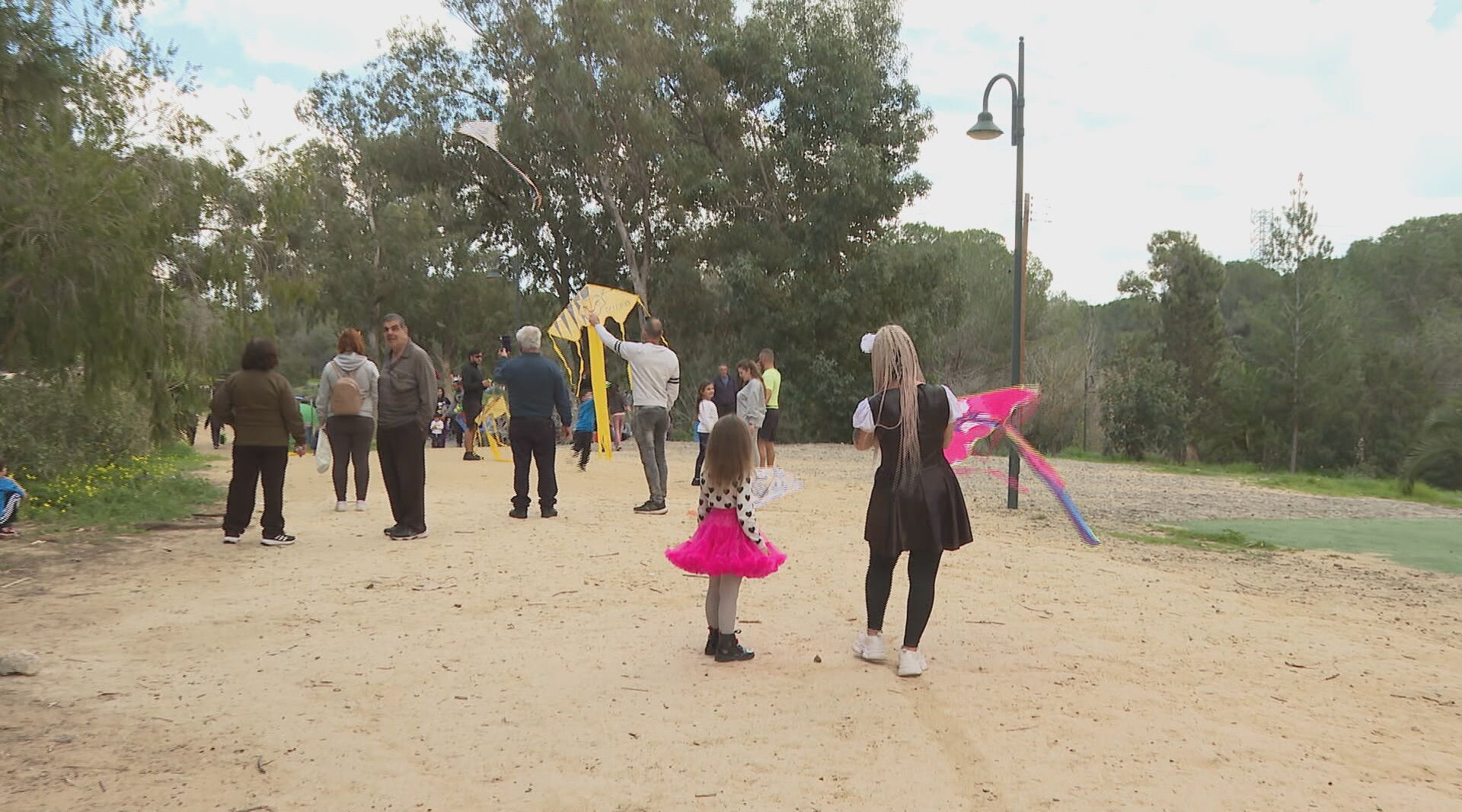 ΒΙΝΤΕΟ: Έκοψαν τη μούττη της Σαρακοστής οι Κύπριοι, πώς πέρασαν την Καθαρά Δευτέρα