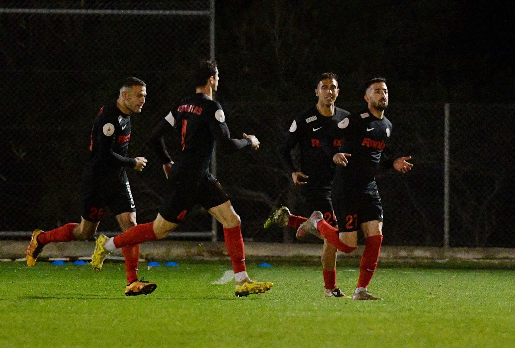 Β’ Κατηγορία: Η Νέα Σαλαμίνα πέρασε νικηφόρα από την Αγία Νάπα