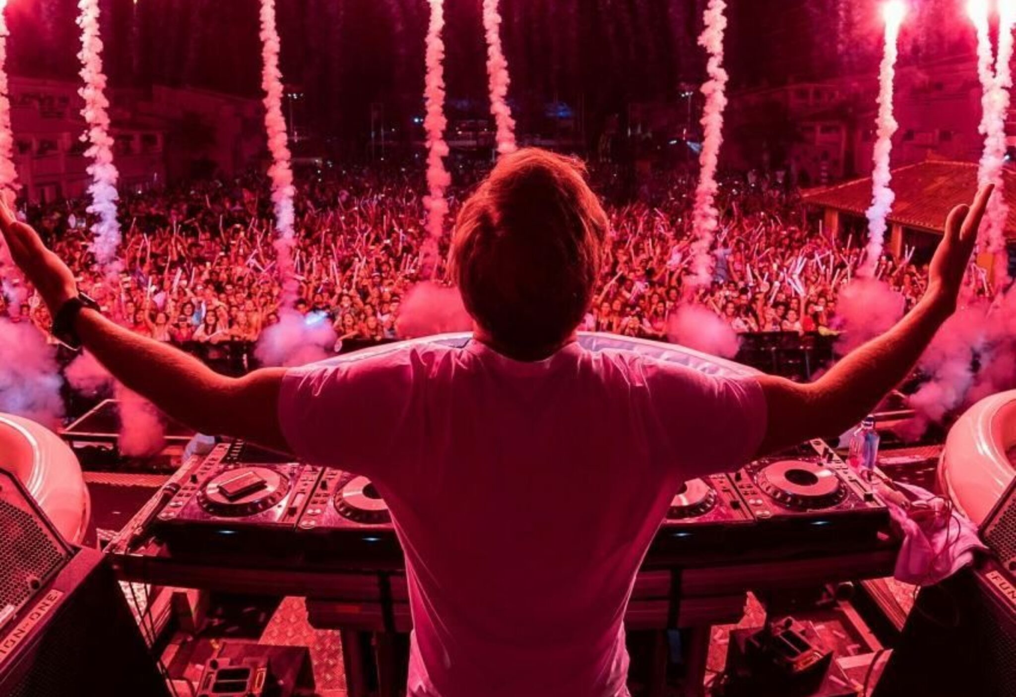 Πασίγνωστος μουσικός παραγωγός και DJ έγινε πατέρας! – Αυτό είναι το φύλο του μωρού (ΦΩΤΟ)