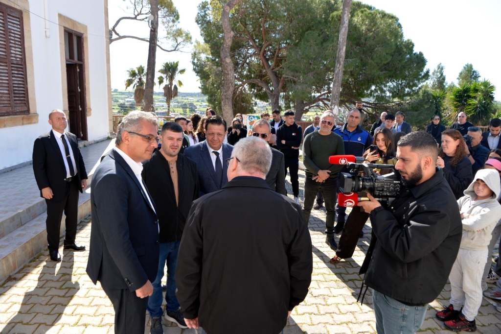 &Rho;&iota;&zeta;&omicron;&kappa;ά&rho;&pi;&alpha;&sigma;&omicron;: &Epsilon;&pi;ί&sigma;&kappa;&epsilon;&psi;&eta; &Tau;&omicron;&upsilon;&phi;ά&nu; Έ&rho;&chi;&iota;&omicron;&upsilon;&rho;&mu;&alpha;&nu; &sigma;&tau;&alpha; &sigma;&chi;&omicron;&lambda;&epsilon;ί&alpha; &tau;&omega;&nu; &epsilon;&gamma;&kappa;&lambda;&omega;&beta;&iota;&sigma;&mu;έ&nu;&omega;&nu;