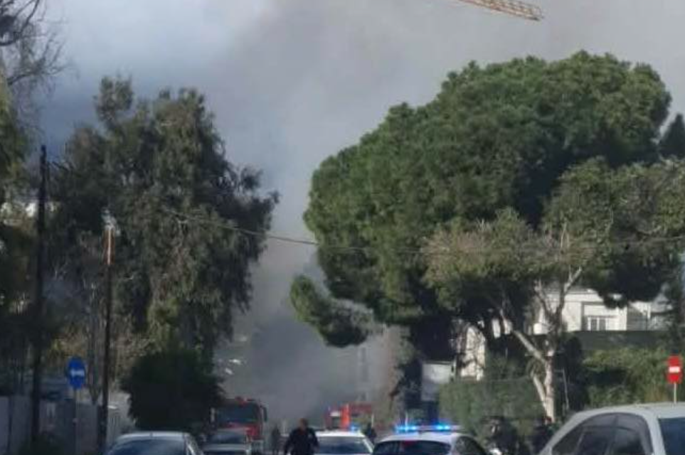 &Phi;&Omega;&Tau;&Omicron;: &Sigma;&tau;&iota;&sigmaf; &phi;&lambda;ό&gamma;&epsilon;&sigmaf; &upsilon;&pi;&omicron;&sigma;&tau;&alpha;&tau;&iota;&kappa;ό &sigma;&tau;&eta; &Lambda;&epsilon;&mu;&epsilon;&sigma;ό, &pi;&rho;&omicron;&sigma;&tau;&alpha;&tau;&epsilon;ύ&omicron;&nu;&tau;&alpha;&iota; &kappa;&alpha;&iota; &pi;&alpha;&rho;&alpha;&kappa;&epsilon;ί&mu;&epsilon;&nu;&alpha;