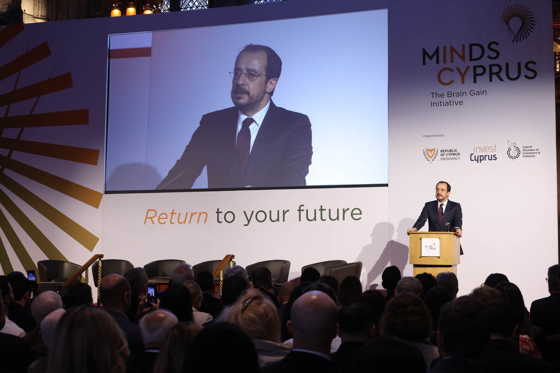 Brain Gain σε τροχιά υλοποίησης: Eγκρίθηκε το νομοσχέδιο για επαναπατρισμό ταλέντων