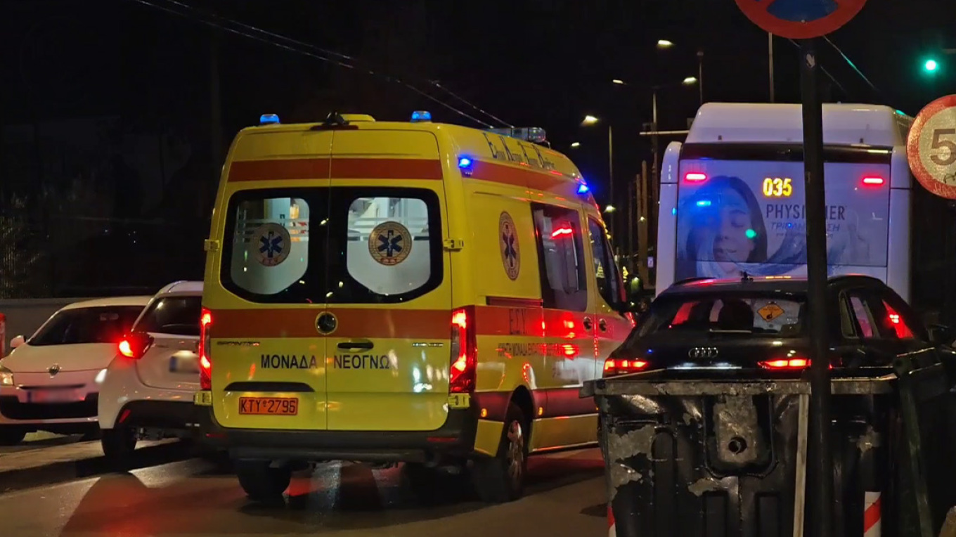 Χωρίς τις αισθήσεις του ανασύρθηκε δίχρονο κοριτσάκι από σιντριβάνι στην Καλλιθέα