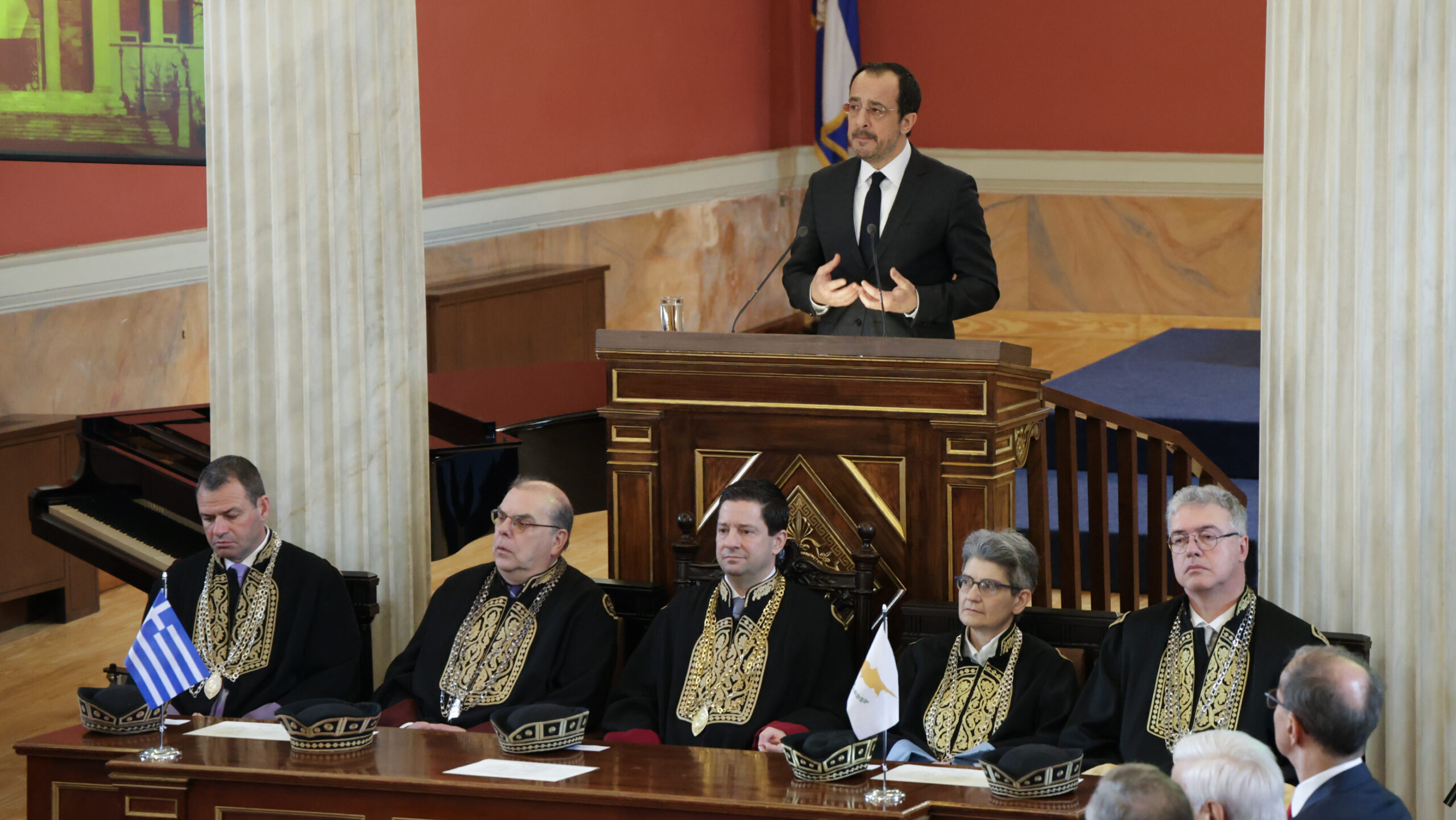 &Omicron; &Pi;&rho;ό&epsilon;&delta;&rho;&omicron;&sigmaf; &sigma;&tau;&omicron; &Epsilon;&Kappa;&Pi; &Alpha;&theta;&eta;&nu;ώ&nu;: &Sigma;&tau;ό&chi;&omicron;&sigmaf;, &eta; &Kappa;ύ&pi;&rho;&omicron;&sigmaf; &nu;&alpha; &gamma;ί&nu;&epsilon;&iota; &pi;&epsilon;&rho;&iota;&phi;&epsilon;&rho;&epsilon;&iota;&alpha;&kappa;ό &Kappa;έ&nu;&tau;&rho;&omicron; &Gamma;&nu;ώ&sigma;&eta;&sigmaf;