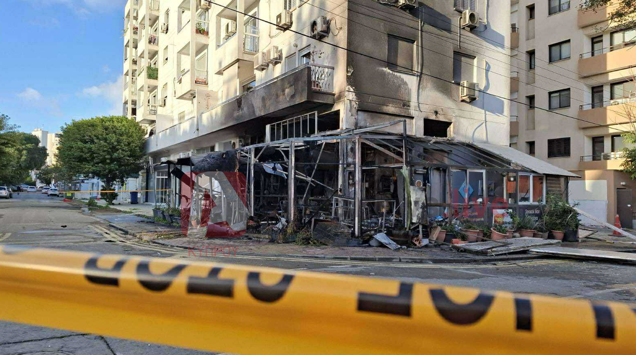 ΦΩΤΟ: Στάχτη έγινε το εστιατόριο στη Λευκωσία, έρευνες για τα αίτια της έκρηξης