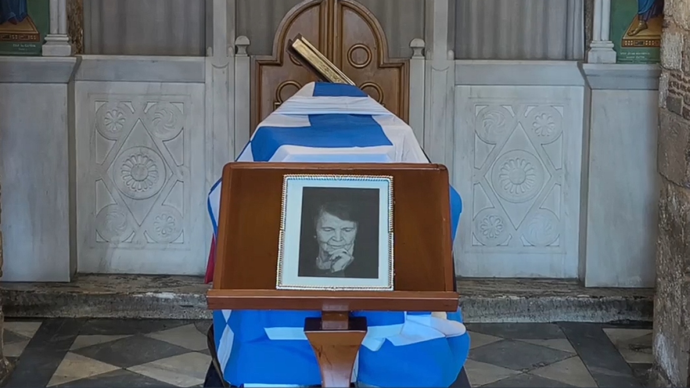 Για λαϊκό προσκύνημα η σορός της Ελένης Γλύκατζη-Αρβελέρ, δημοσία δαπάνη η κηδεία της