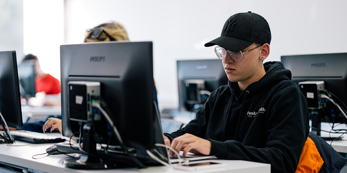 Σπουδές Τεχνολογίας στην Κύπρο με Ευρωπαϊκή Προοπτική: Πληροφορική & Μηχανική Ηλεκτρονικών Υπολογιστών στο European University Cyprus