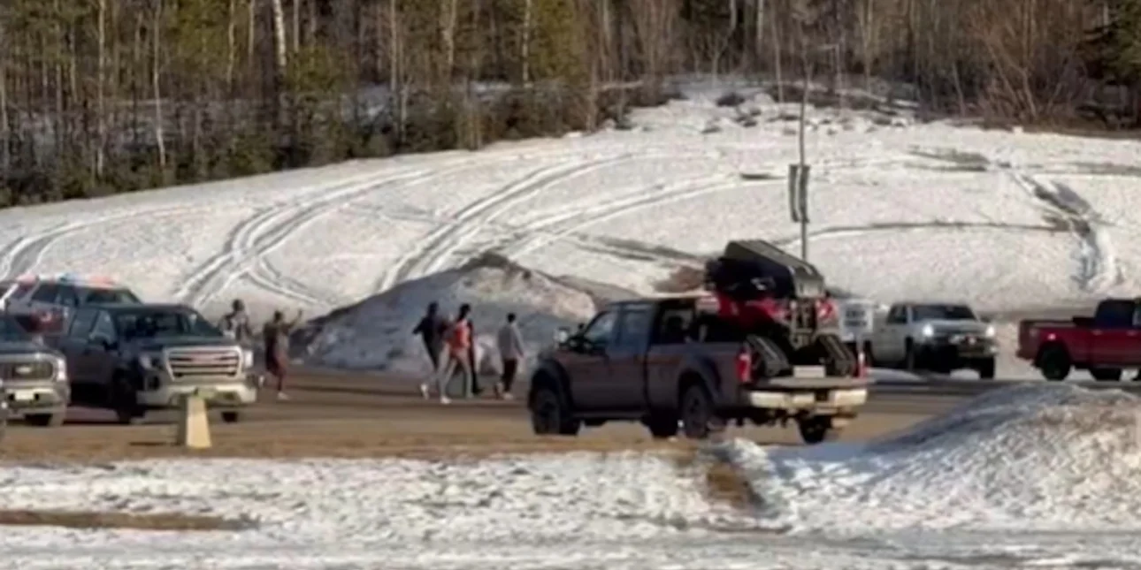 Τρέχοντας με τα χέρια ψηλά βγήκαν οι μαθητές από το σχολείο όπου έγινε το μακελειό στον Καναδά, μυστήριο τα κίνητρα του δράστη