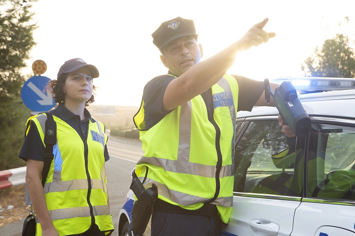 &laquo;&Alpha;&sigma;&tau;&alpha;&kappa;ό&sigmaf;&raquo; &omicron;&iota; &delta;&rho;ό&mu;&omicron;&iota;: &Tau;&alpha; &mu;έ&tau;&rho;&alpha; &tau;&eta;&sigmaf; &Alpha;&sigma;&tau;&upsilon;&nu;&omicron;&mu;ί&alpha;&sigmaf; &gamma;&iota;&alpha; &tau;&omicron; &tau;&rho;&iota;ή&mu;&epsilon;&rho;&omicron; &tau;&eta;&sigmaf; &Kappa;&alpha;&theta;&alpha;&rho;ά&sigmaf; &Delta;&epsilon;&upsilon;&tau;έ&rho;&alpha;&sigmaf;